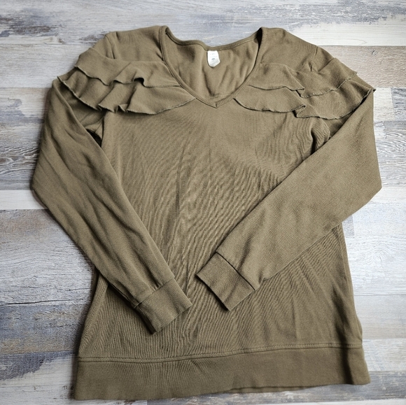 Kate Quinn Long Sleeve V-Neck Ruffle Top Olive Green Medium - Picture 1 of 5